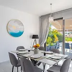 Garden Sunrise&ocean Sunset Villa *